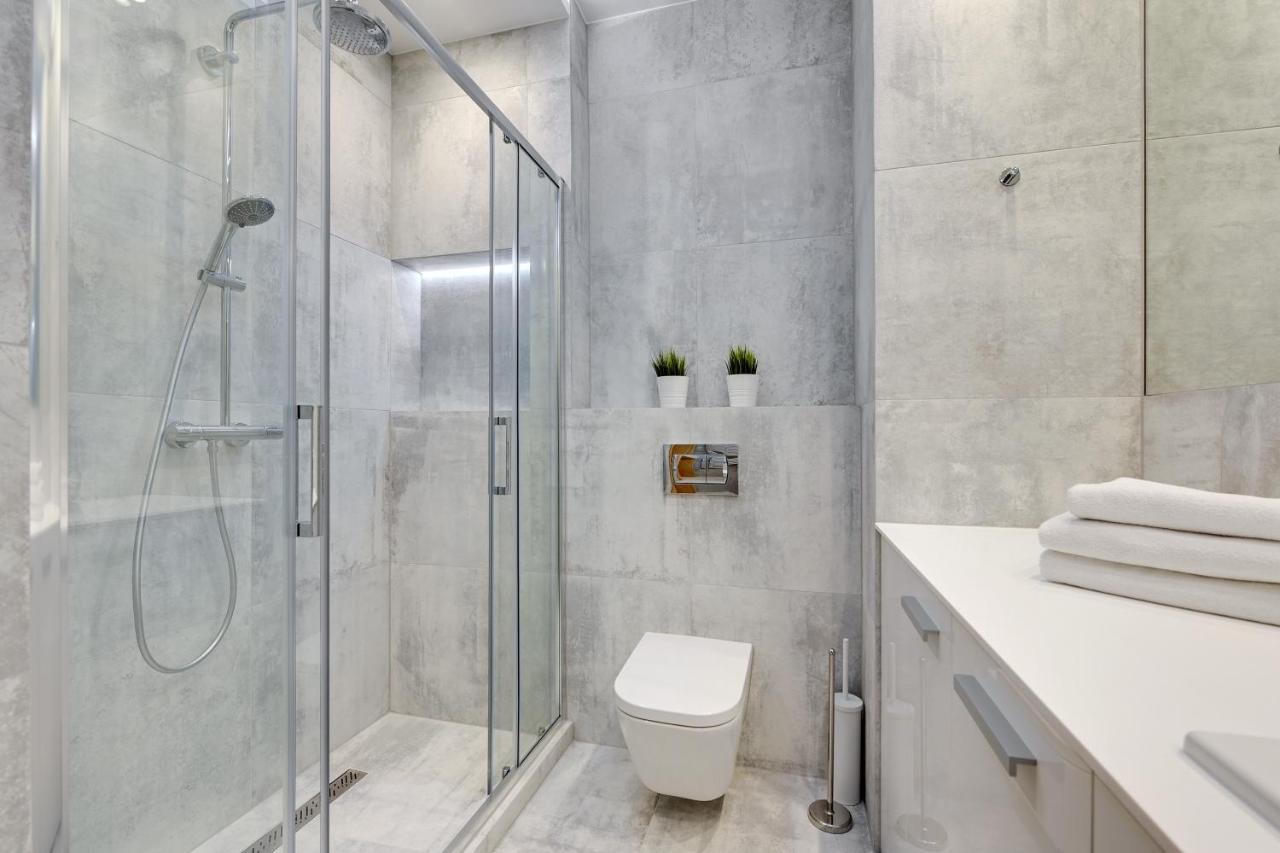 Central Apartment - Free Private Parking Danzica Esterno foto